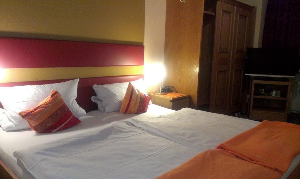 Hotel Zur Post Schonberg  Room photo